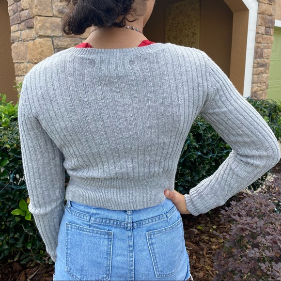 Prince and Fox Womens Cropped Fitted Ribbed Gray Button Sweater Size S EUC - Picture 3 of 3